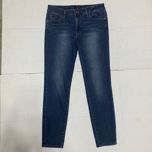 Tahari Kelly Classic Skinny Jeans
